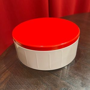 Target  metal container